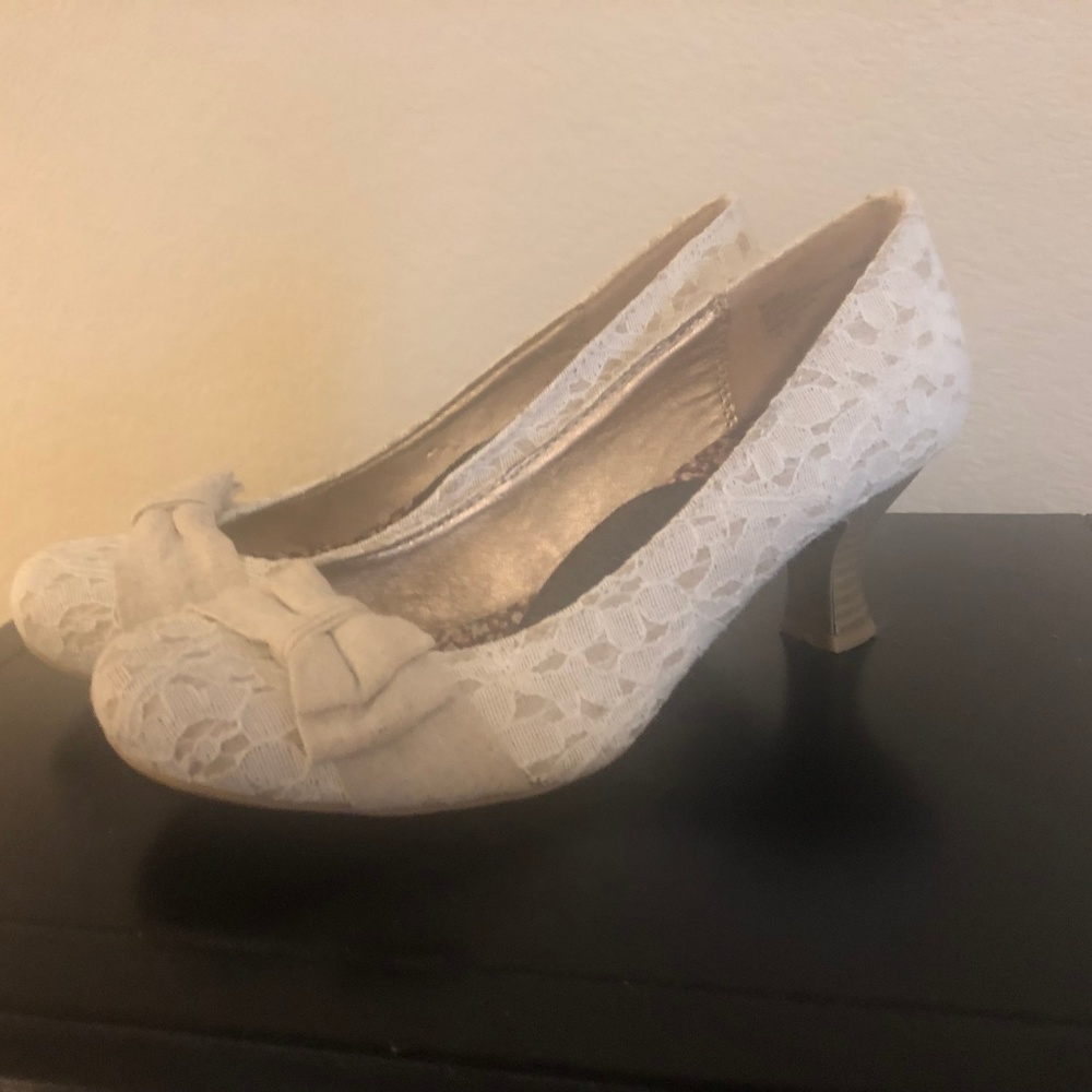 Pumps - Picture 2 of 4